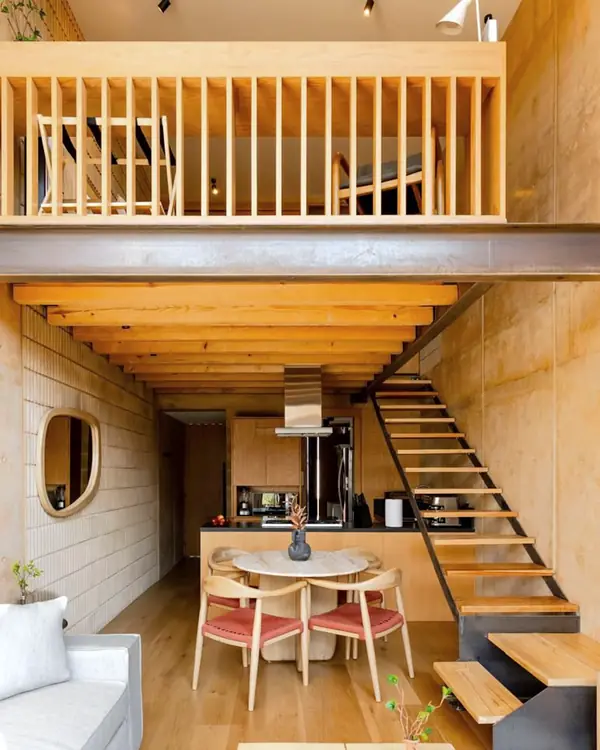 KIN, The mezzanine and the wooden staircase