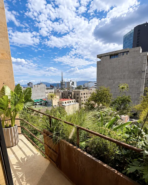 SISAL, The private balcony