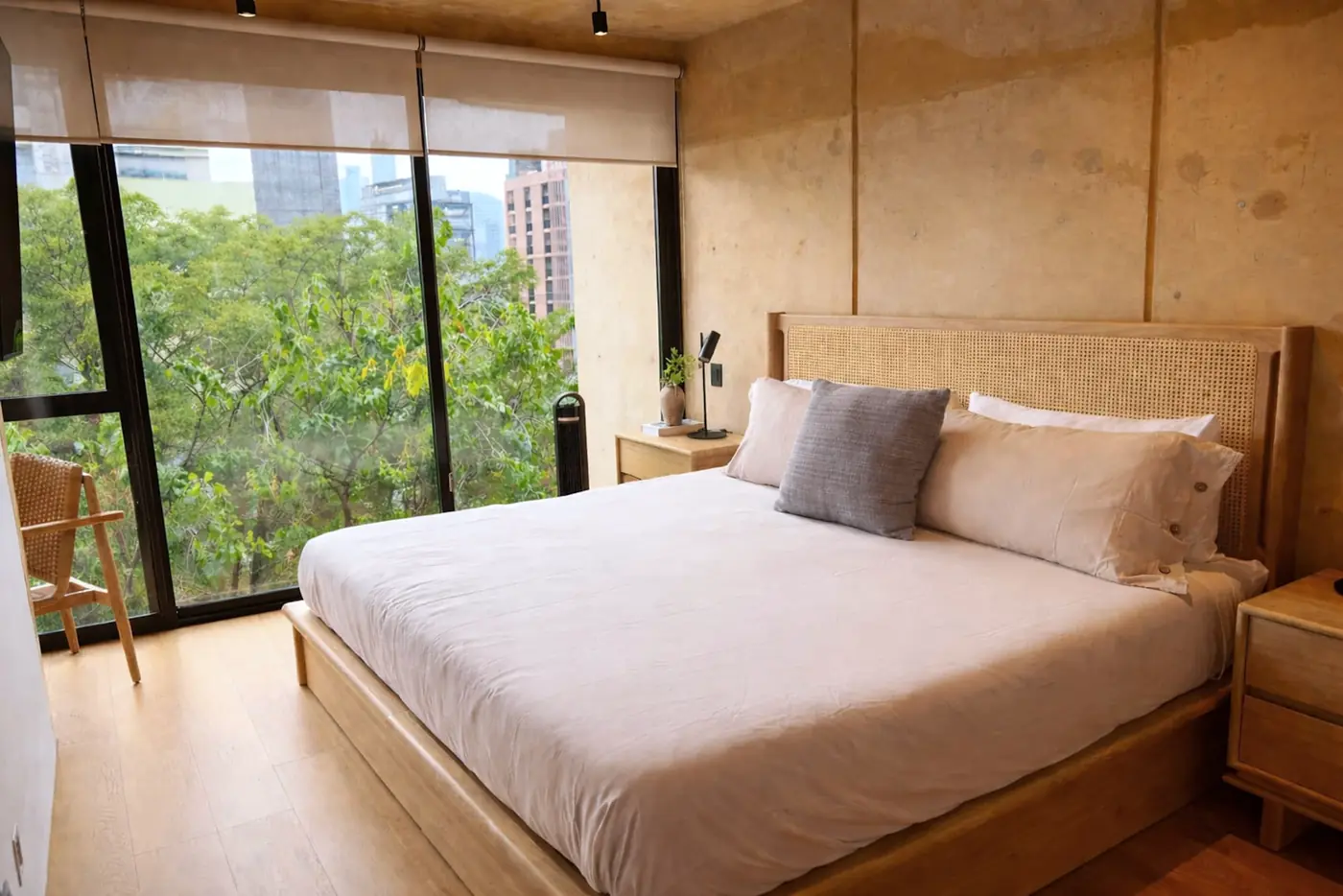 LUUM, The bedroom, looking into the trees